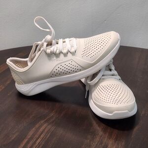 Crocs Literide Pacer Sneakers Beige White Comfort Shoes Walking Women's Size 9